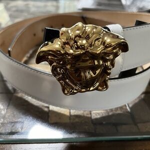 Versace Men’s Medusa Buckle Greco Leather Design belt 105/42 Ivory White